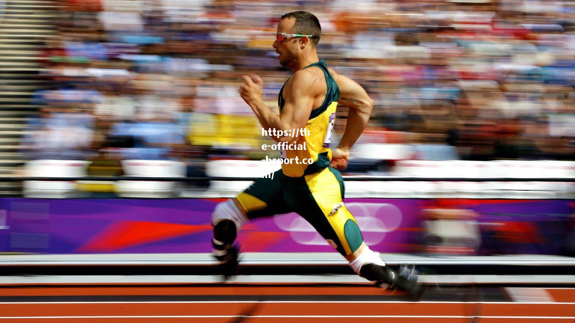 传奇重逢!罗本与克洛泽现身安联球场 名宿观战拜仁皇马巅峰对决